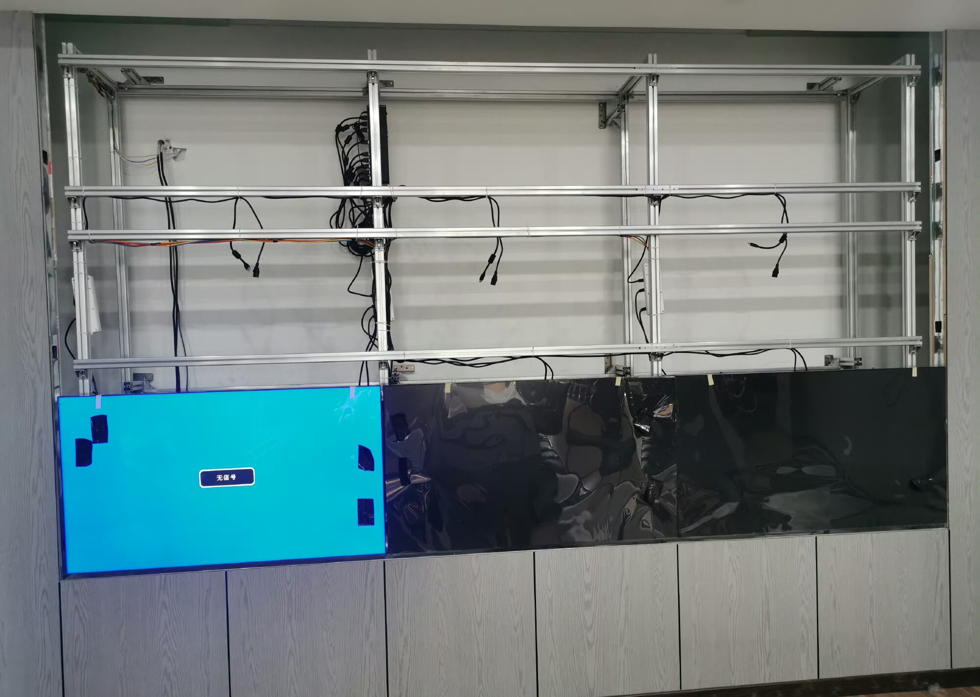 3行3列液晶拼接屏|工程HDMI线配套案例