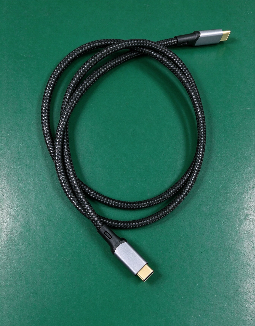 工厂实拍USB4 U4 Type-C公对公编织全功能数据线,尼龙编织耐磨,支持OEM定制